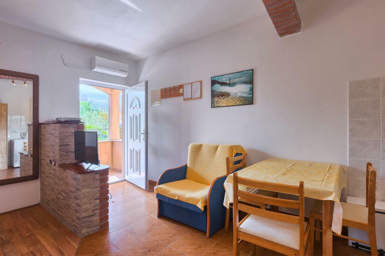 Vila Milla Premantura Exterior photo