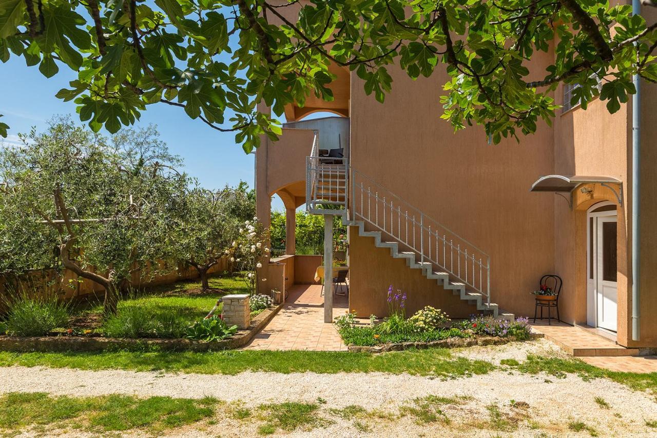 Vila Milla Premantura Exterior photo