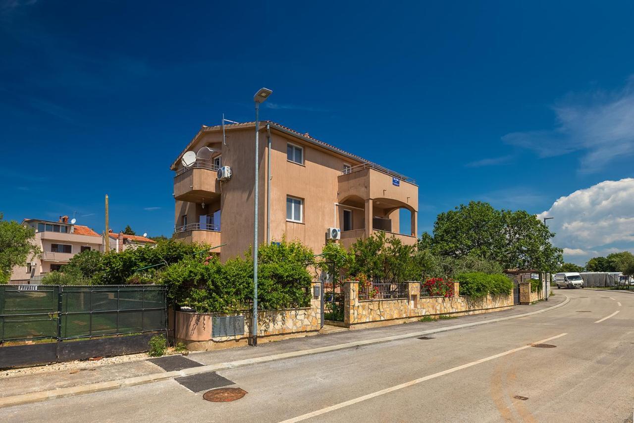 Vila Milla Premantura Exterior photo